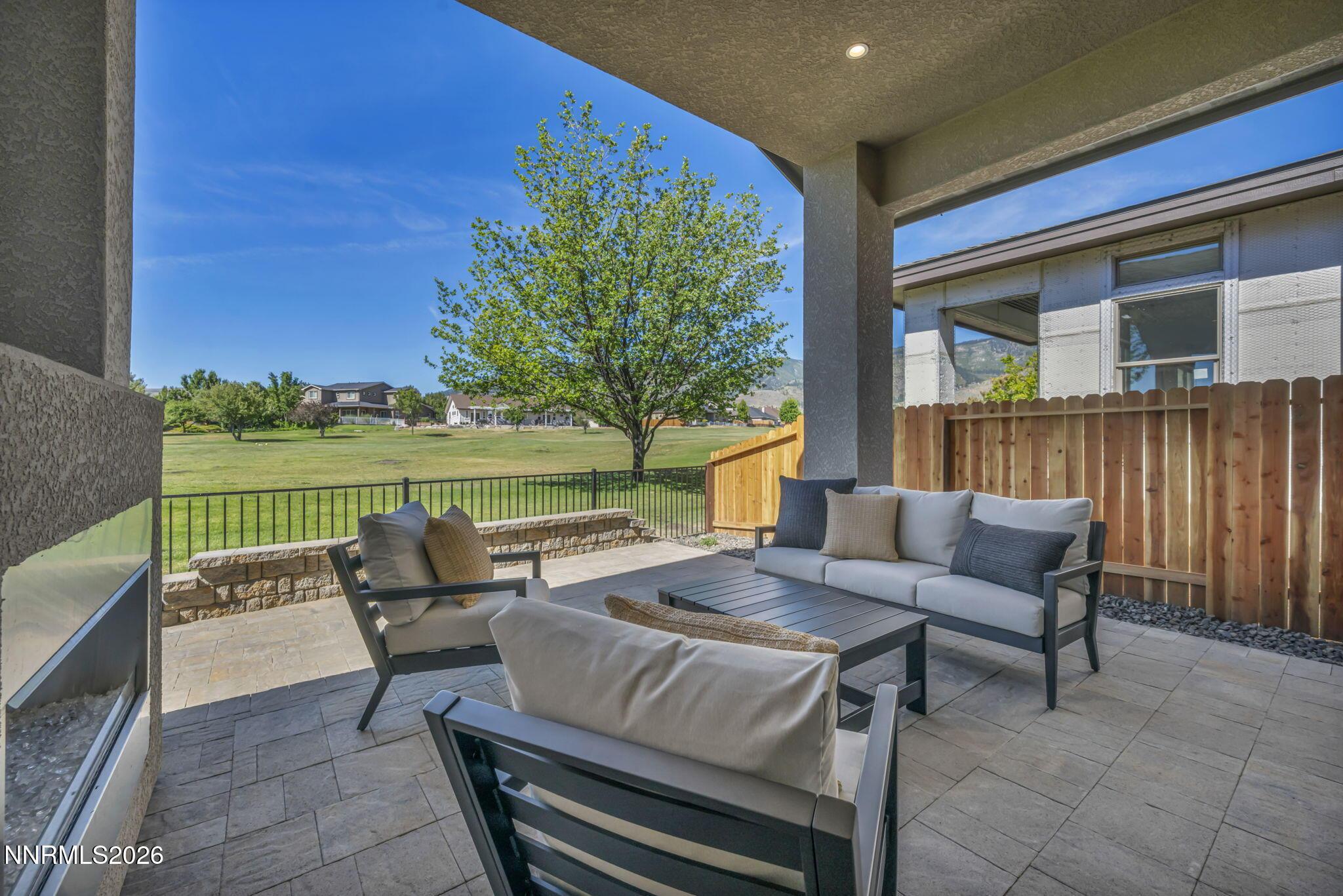 Image 3: 15-web-or-mls-3134-oak-ridge-dr