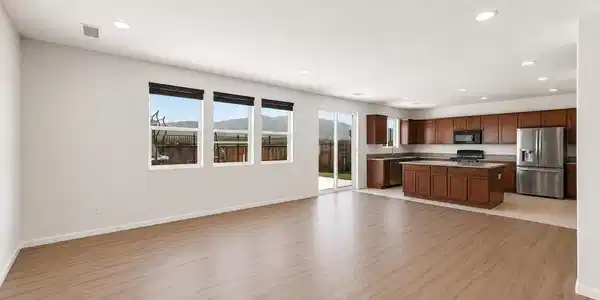 Image 4: virtually unstaged living room