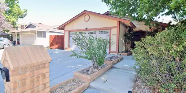 1496 Heather Court
