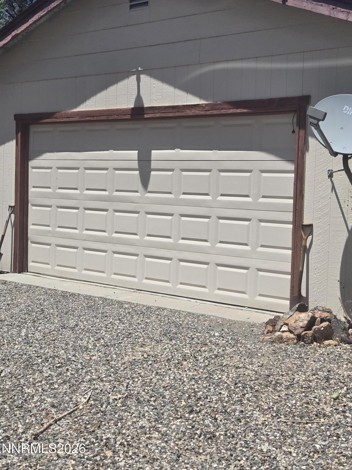 Image 3: granite garage