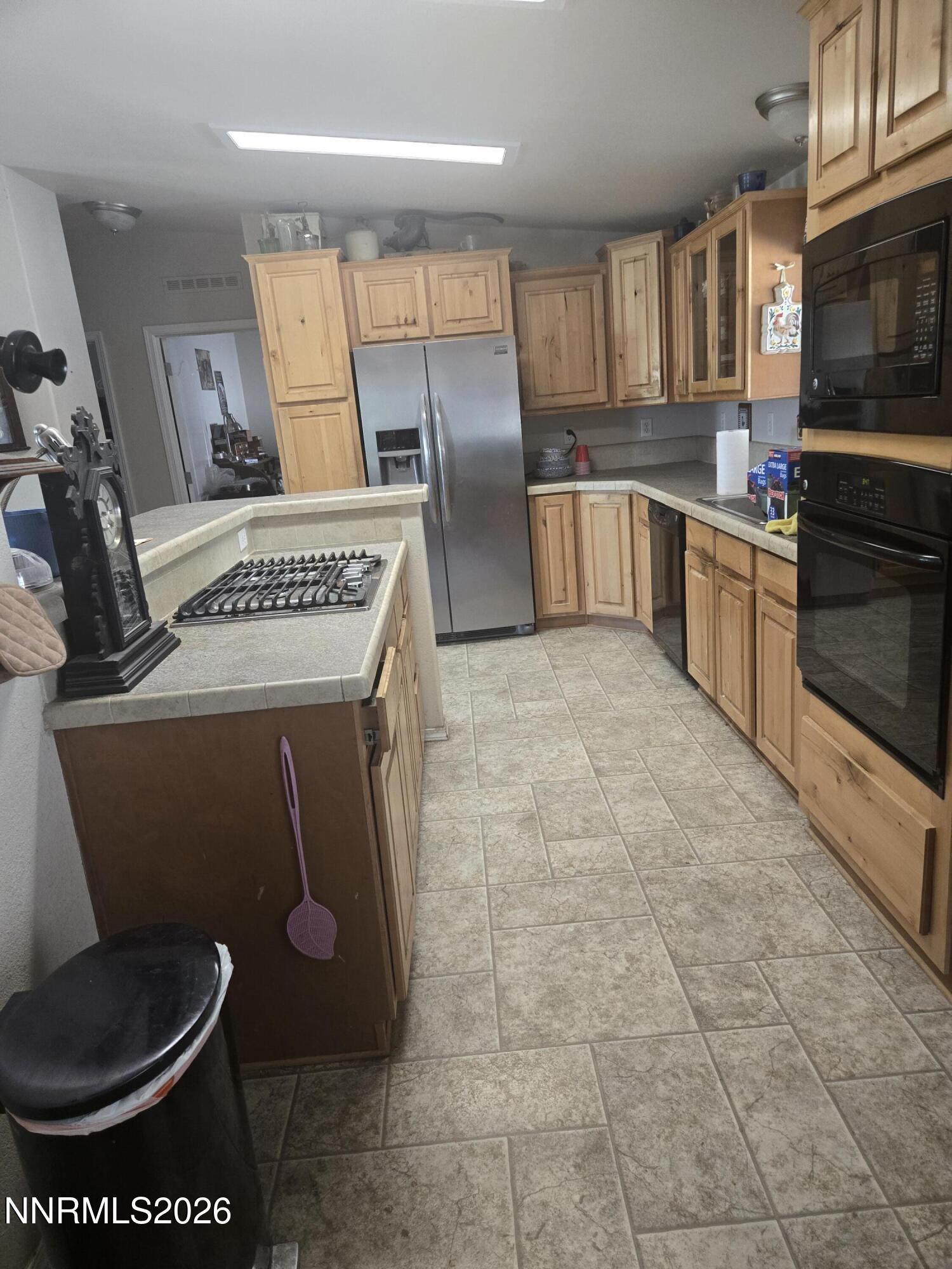 Image 4: granite kitchen
