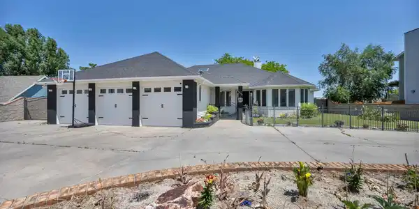 5595 Kluncy Canyon Road