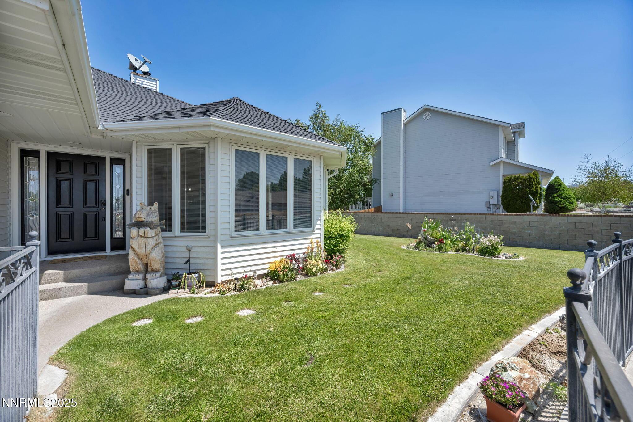 Image 3: 5-web-or-mls-5595-kluncy-canyon-rd