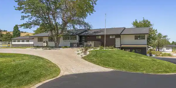 3485 Frost Lane