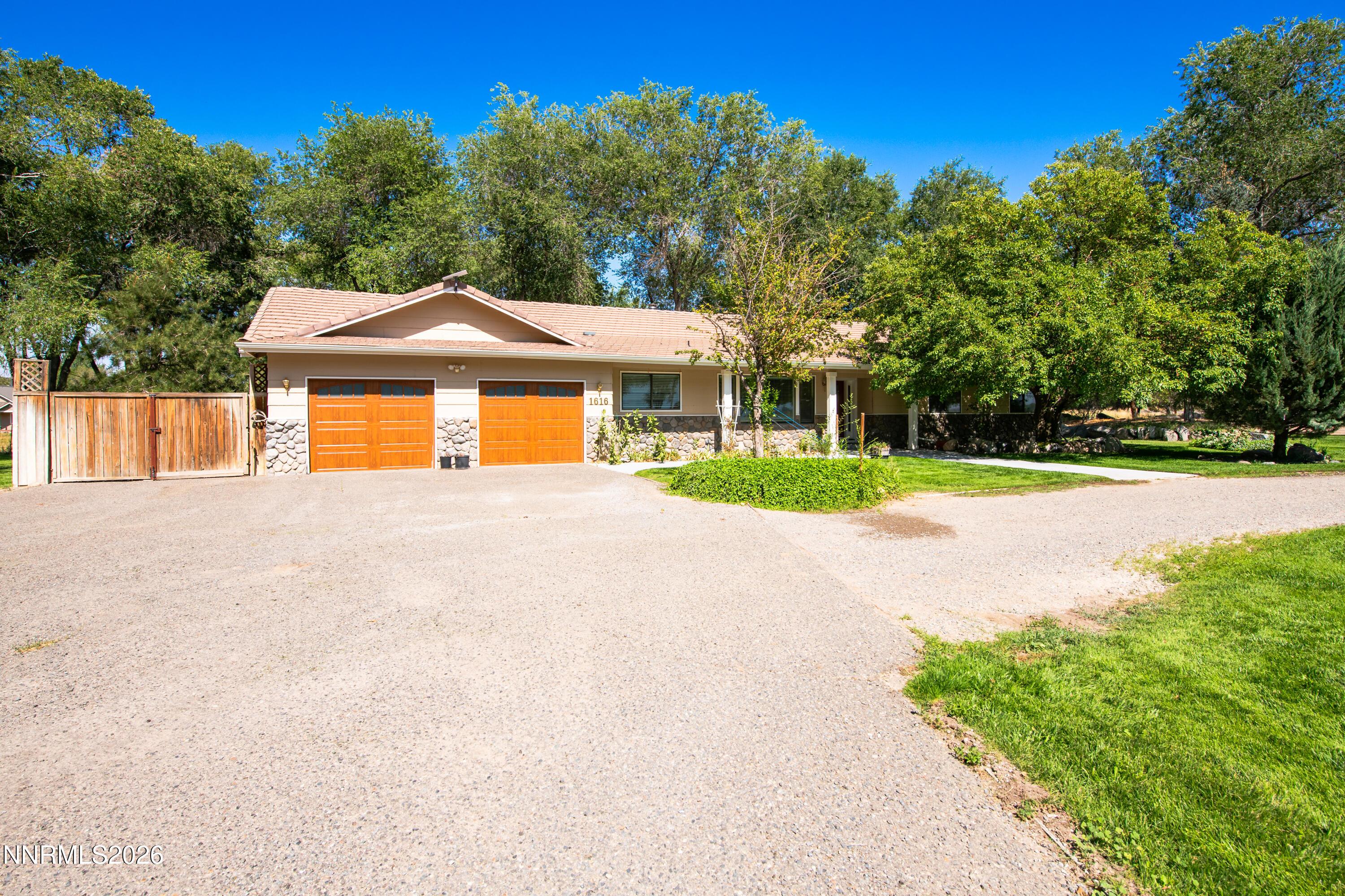 Image 2: 1616 Scoti Ln-2