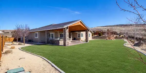 Image 4: Backyard