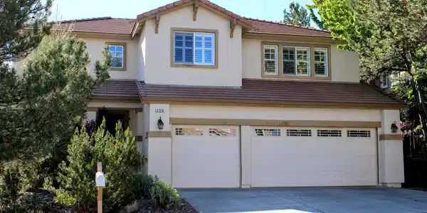 2740 Manzanita Lane