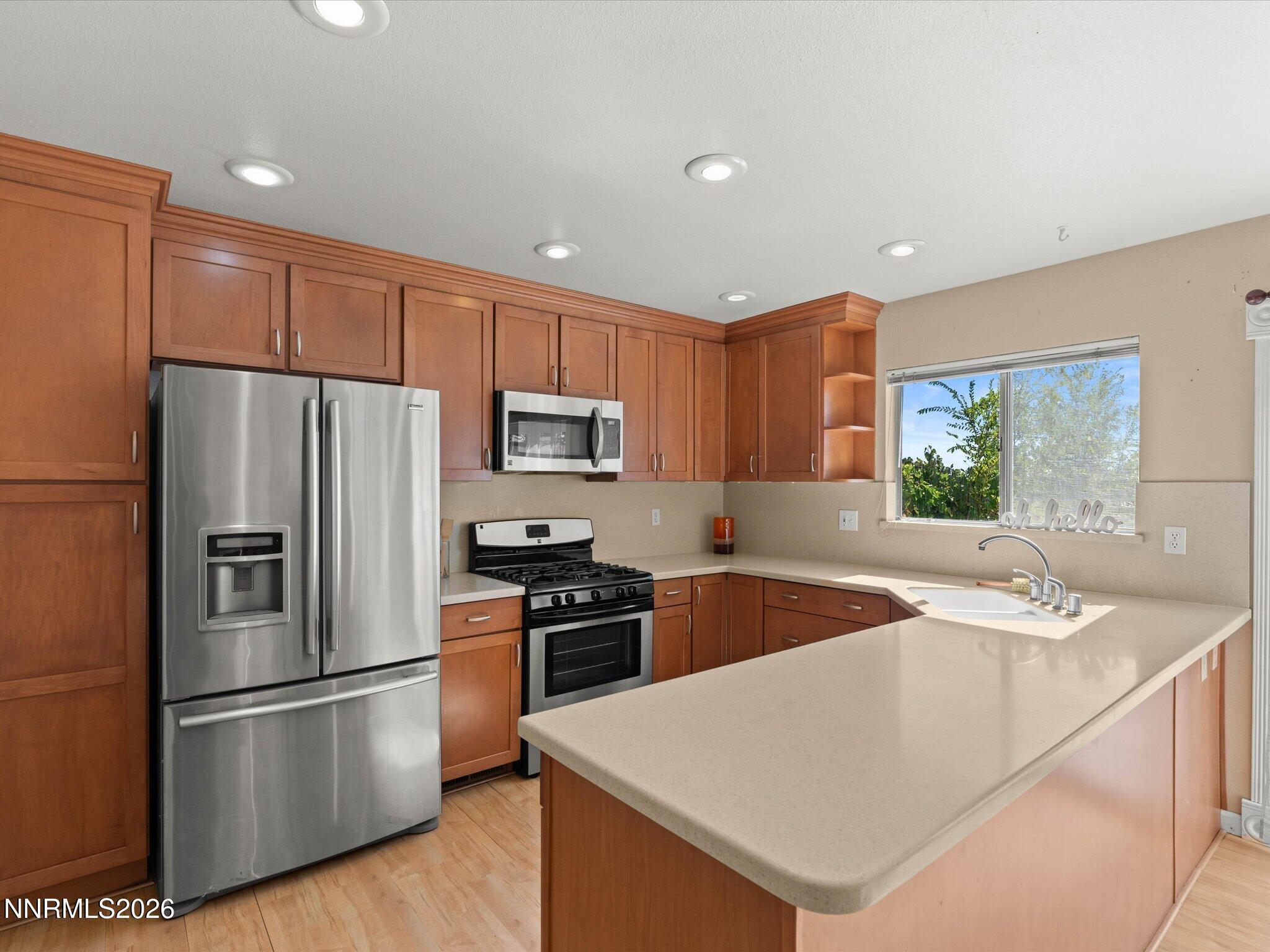 Image 3: 13-13-1560 Reno View Dr-112