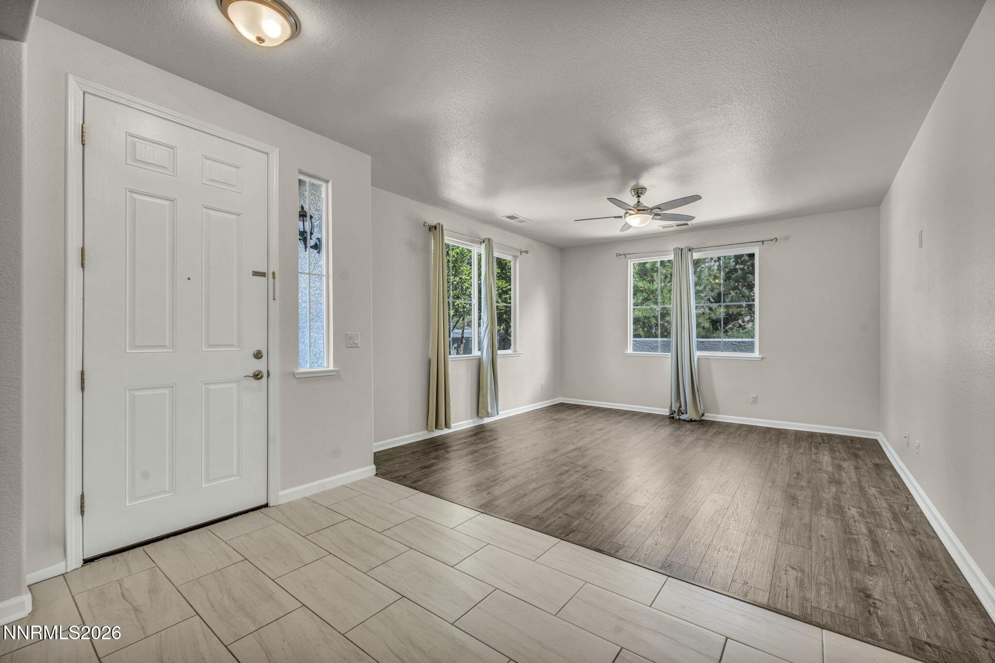 Image 4: 17-web-or-mls-2305-tara-ridge-trail