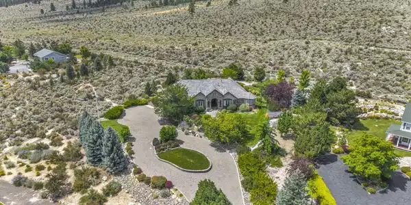 Image 3: 62-web-or-mls-423-claire-ct