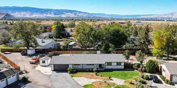 6815 Prestwick Circle