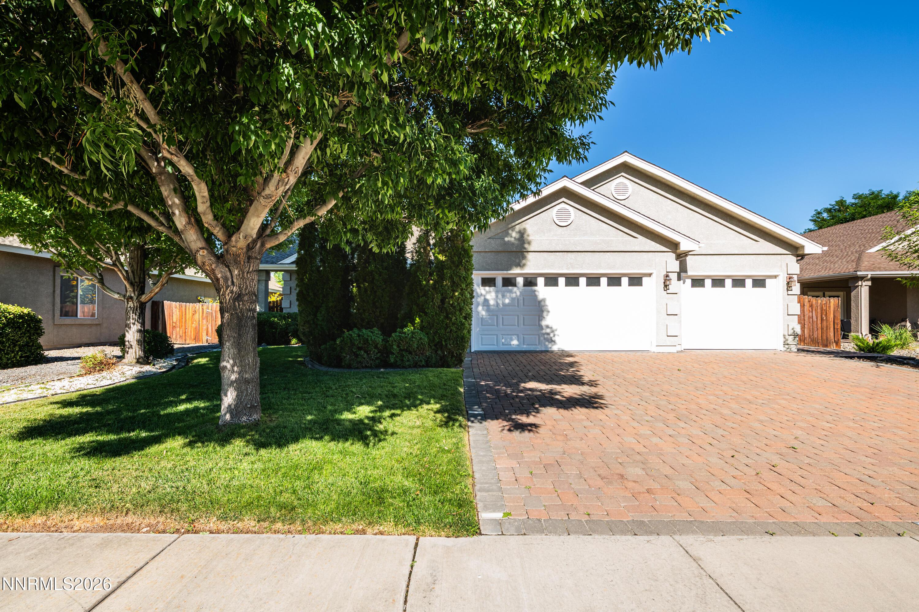 Image 2: 1482 Grendon Way-4