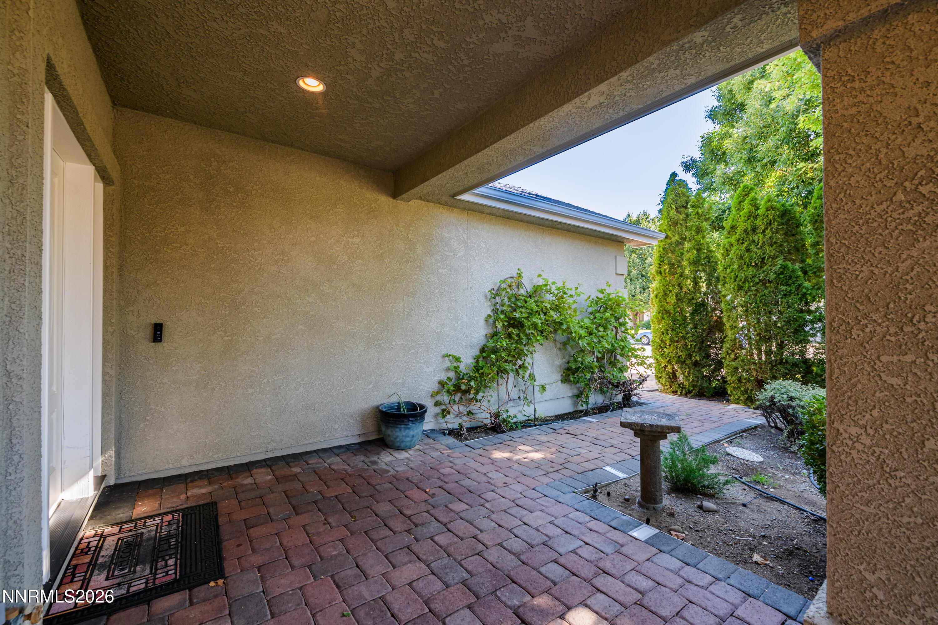 Image 3: 1482 Grendon Way-3