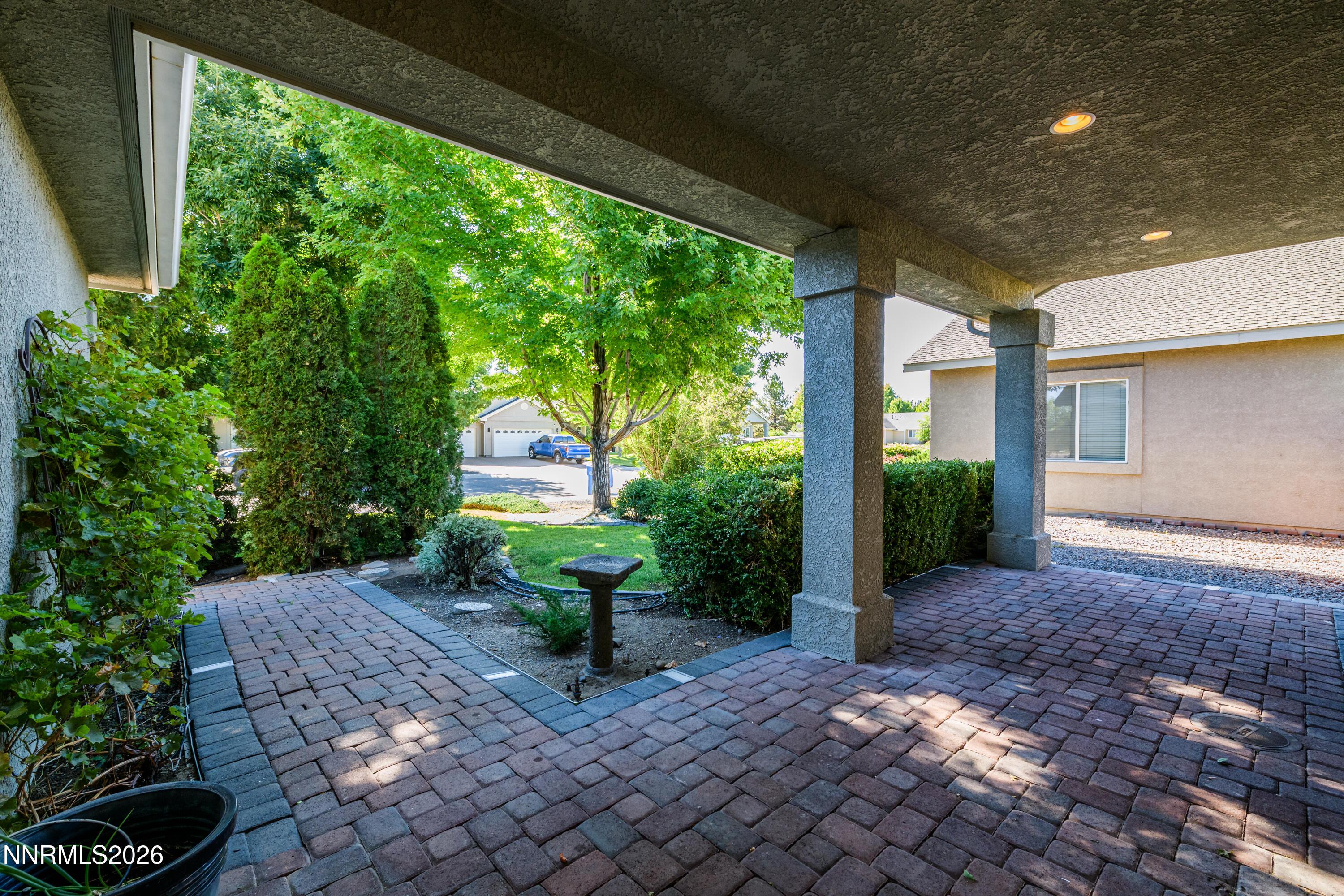 Image 4: 1482 Grendon Way-2