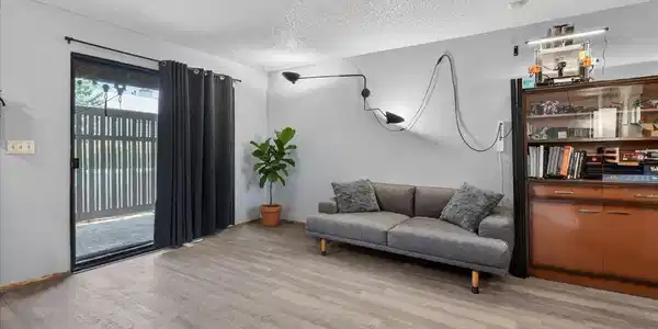 Image 2: living room 2