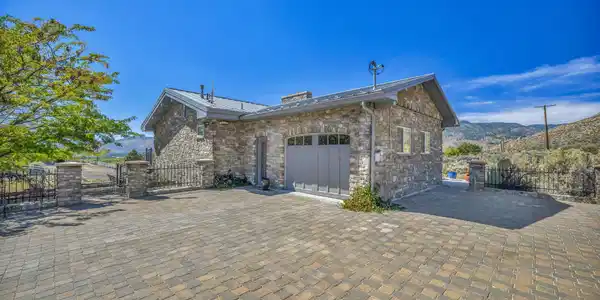 Image 3: 4-web-or-mls-4450-quartz-dr