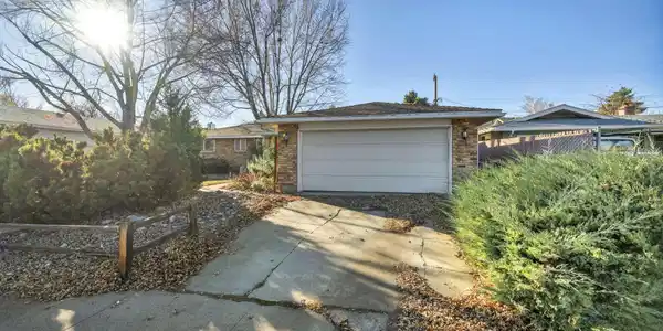 1832 Pyrenees Street
