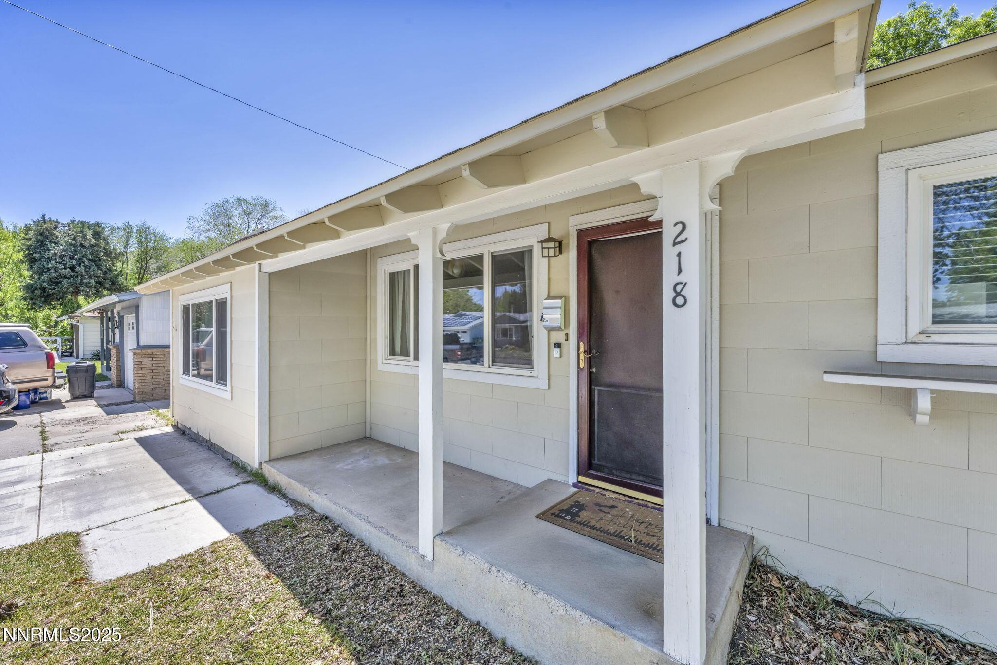 Image 4: 5-web-or-mls-218-albany-ave