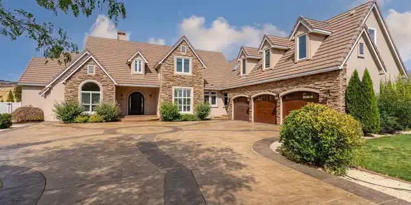 300 Old Washoe Circle