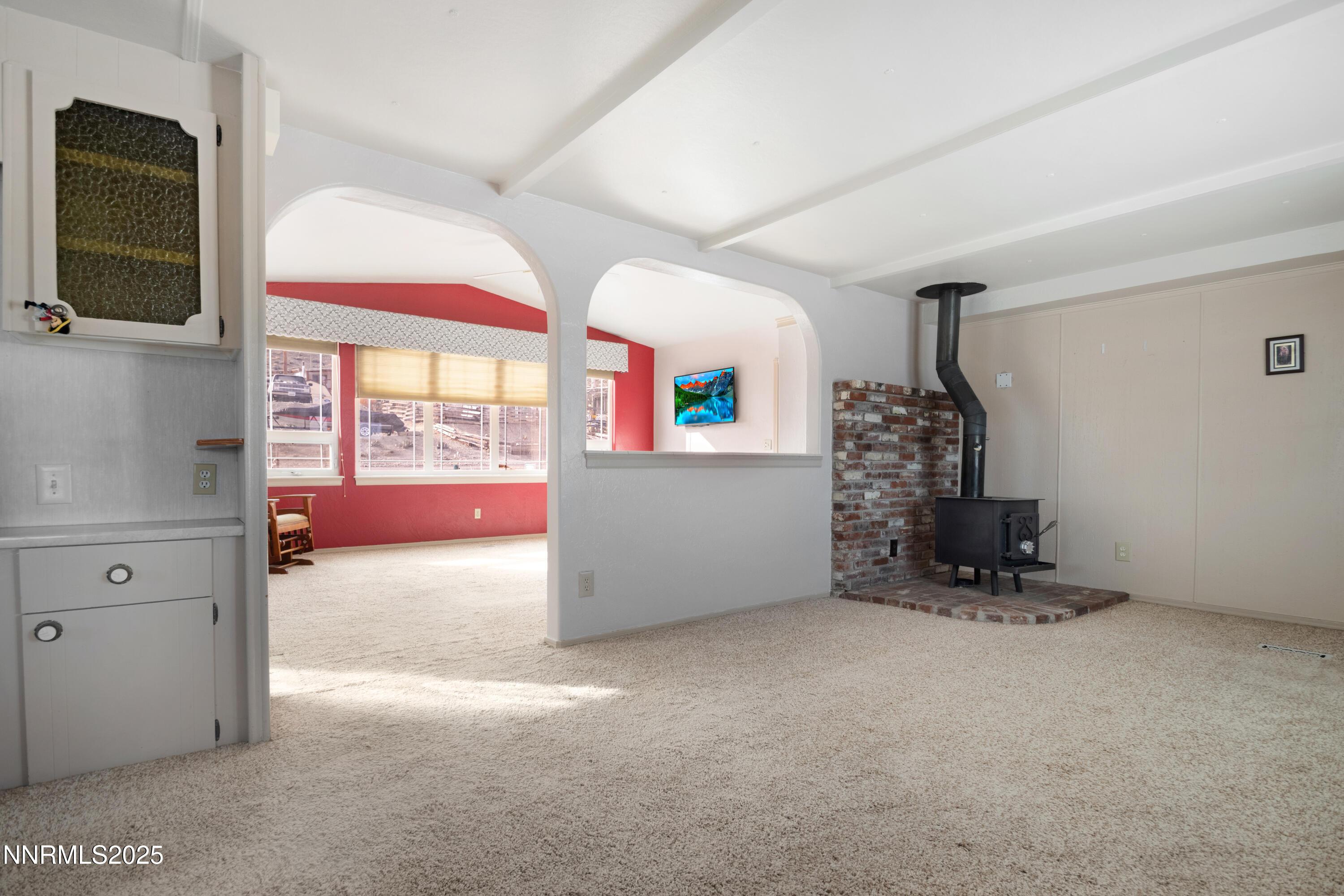 Image 4: Family/Living