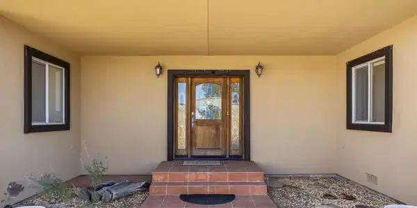 Image 4: entranceway amended