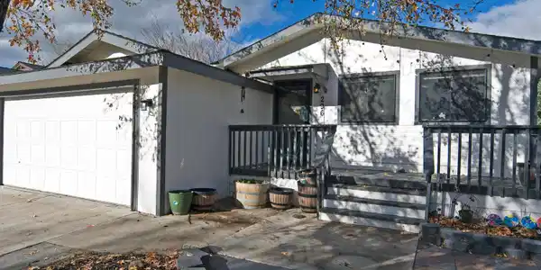 296 Ave De La Bleu De Clair