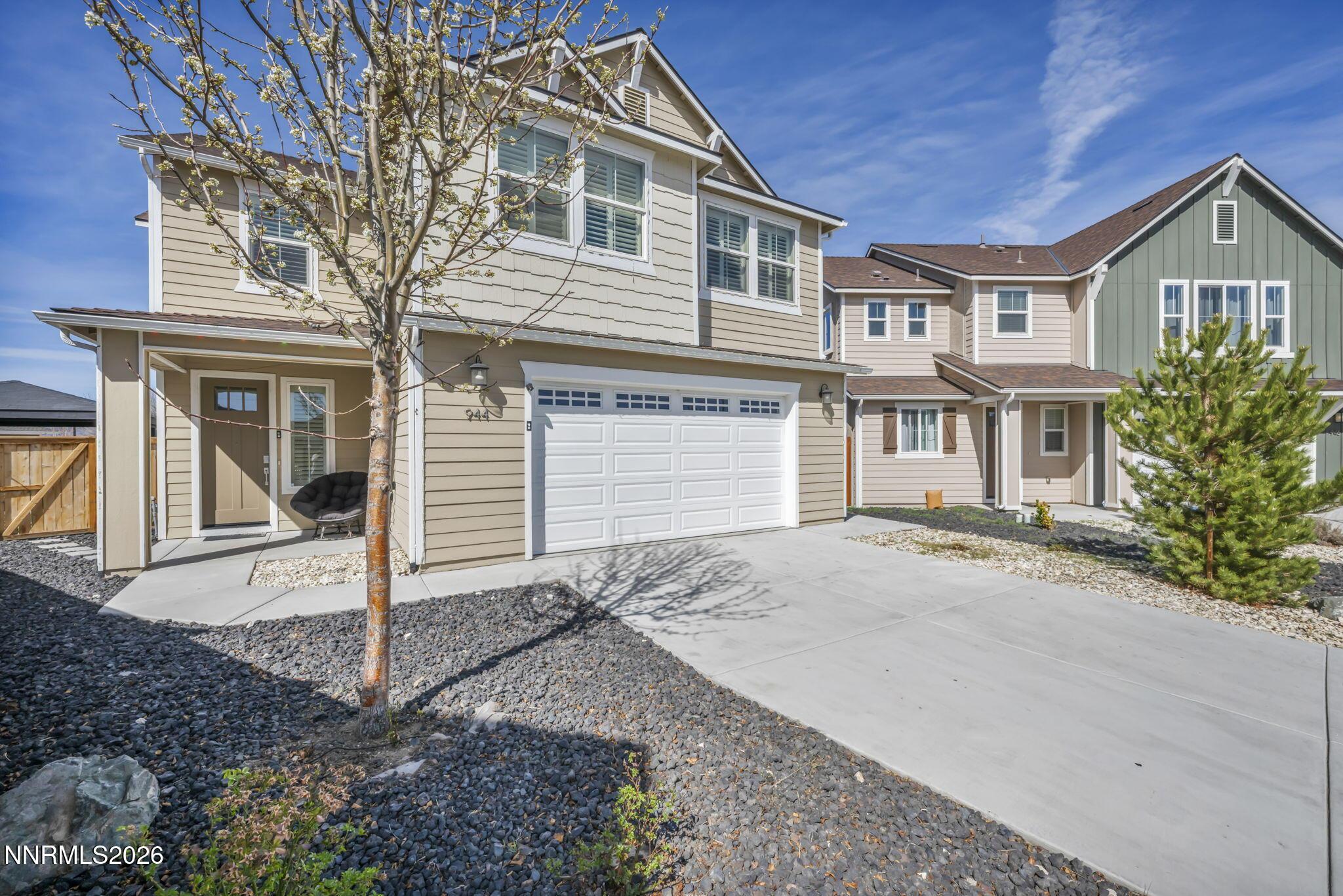 Image 1: 2-web-or-mls-944-los-alamitos-st