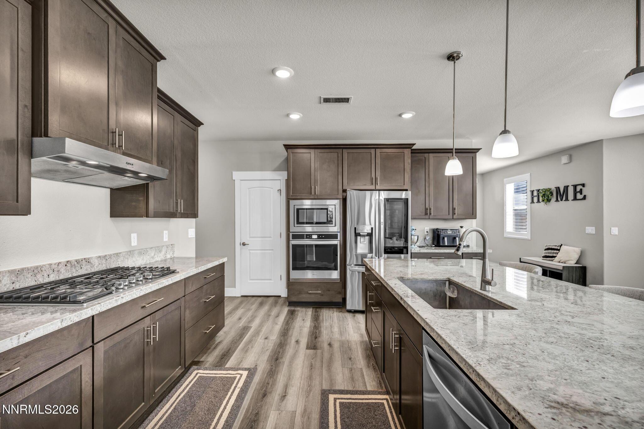 Image 3: 47-web-or-mls-944-los-alamitos-st
