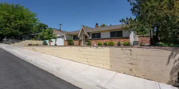 Image 4: 04-2205 Carlin St Reno NV 89503 (24 of 3