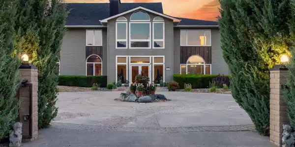 Image 2: 2-web-or-mls-380 Genoa Ln-2