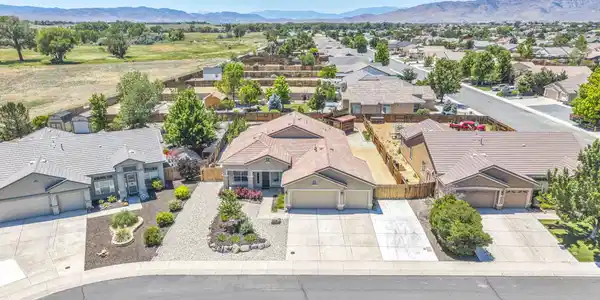 Image 2: 58-web-or-mls-107-june-grass-ct