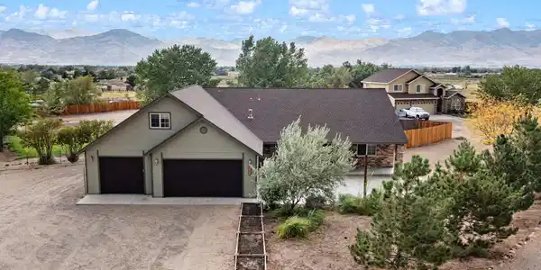 Image 4: 7-web-or-mls-DJI_0093