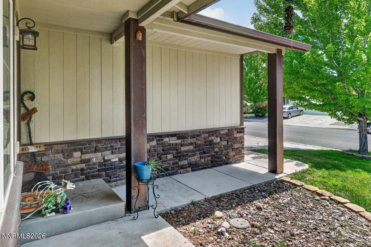 Image 2: Entry