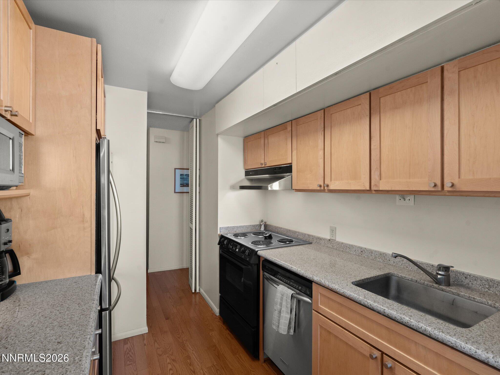 Image 3: 20-100 N Arlington Ave 20J-kit