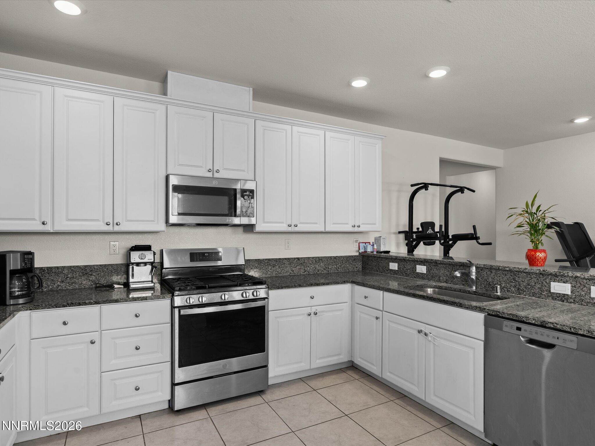 Image 3: Kitchen