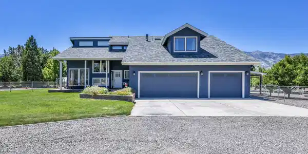 Image 3: 1-web-or-mls-892-marion-way
