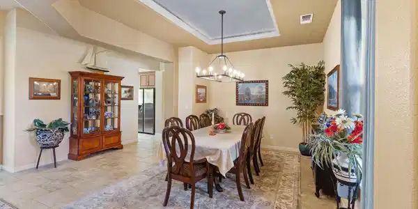 Image 4: Dining Room 1