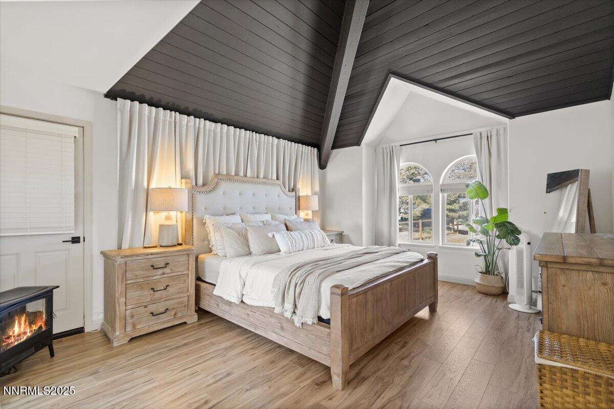 Image 4: 01-IMG_8371