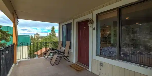 Image 4: Patio & Front Door