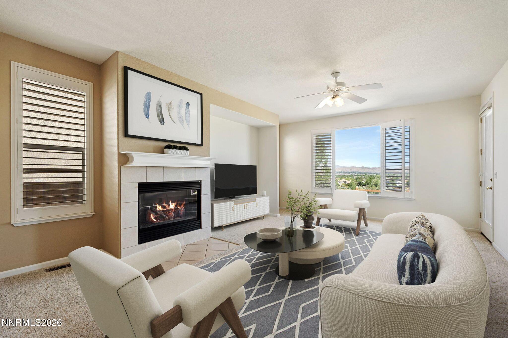 Image 4: 36-web-or-mls-Family living room 2
