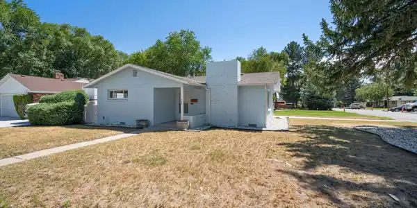 Image 2: 18-web-or-mls-A7404711