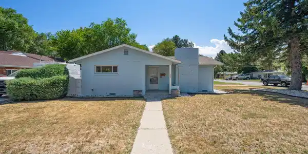 Image 3: 19-web-or-mls-A7404716