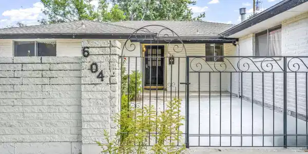Image 2: 1-web-or-mls-604-w-long-st
