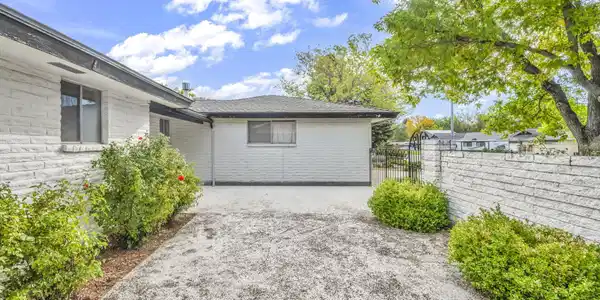 Image 4: 9-web-or-mls-604-w-long-st