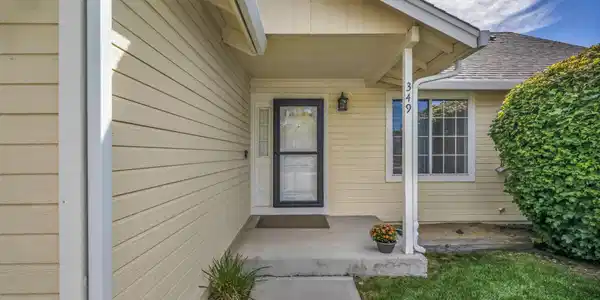 Image 3: 6-web-or-mls-349-sandalwood-dr