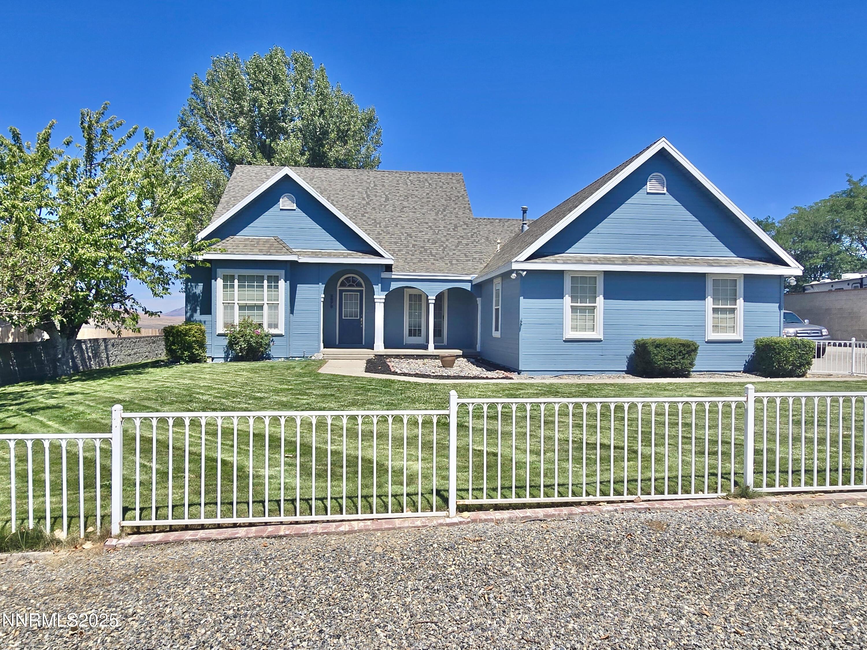 Image 1: 5575 Kluncy Canyon Front 1