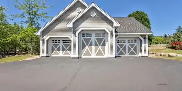 Image 2: Detached Garages