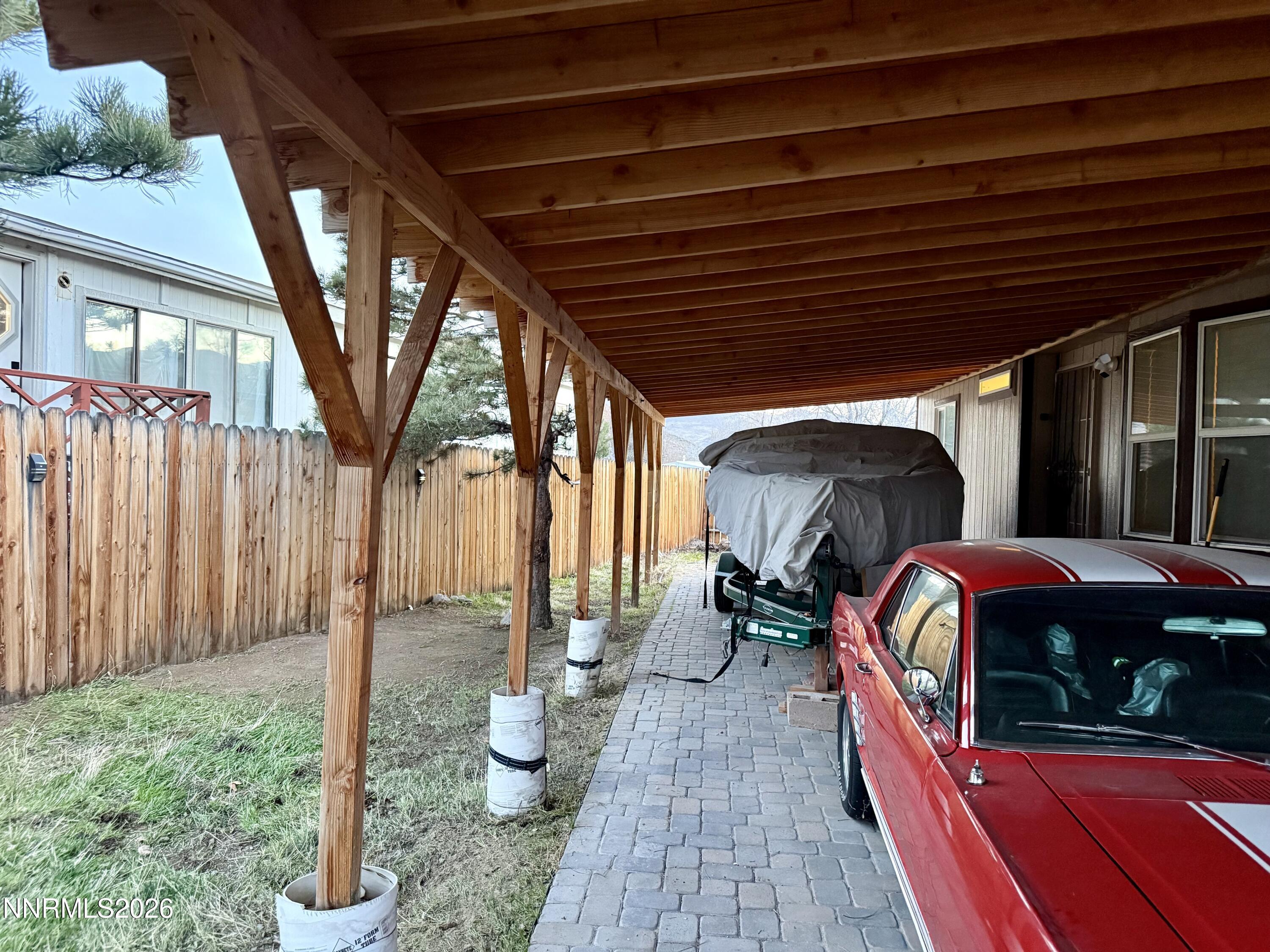 Image 2: Car port