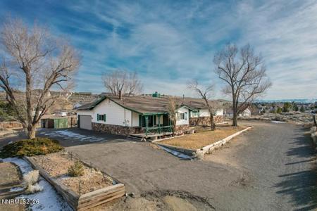 2715 Henning Lane