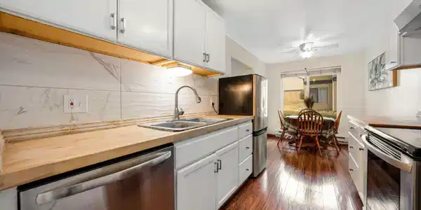 Image 3: 6-web-or-mls-3923 Clear Acre Ln 178-7